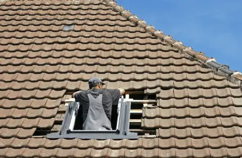 Pose de velux - Villeneuve-l'Archevêque